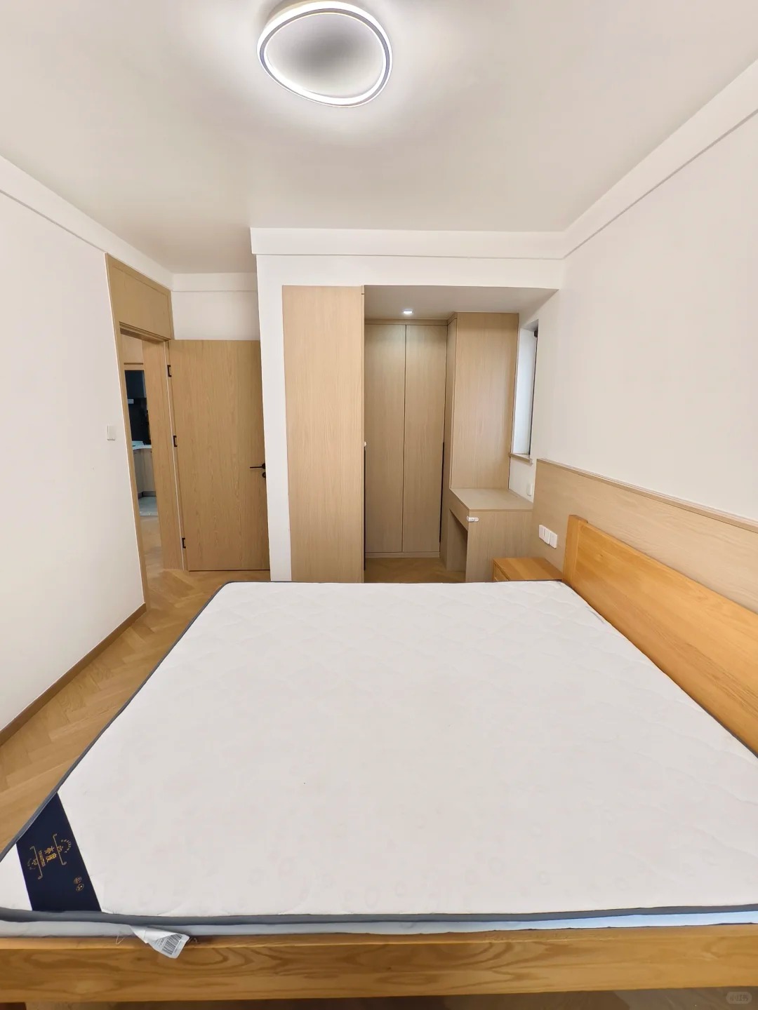 魏善庄中海云熙三居：动线重构与整墙收纳的家居焕新 配图 5